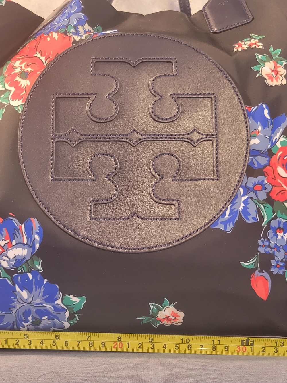 Tory Burch Black Floral Logo Tote Bag - Picture 2 of 6